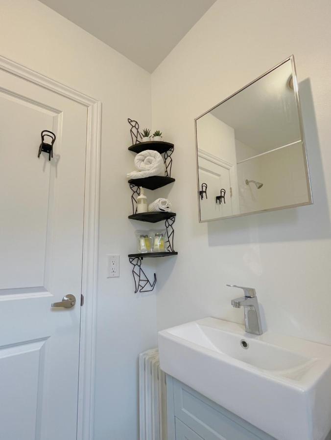 2B With Parking, 10Km To Toronto Downtown Hotel Luaran gambar
